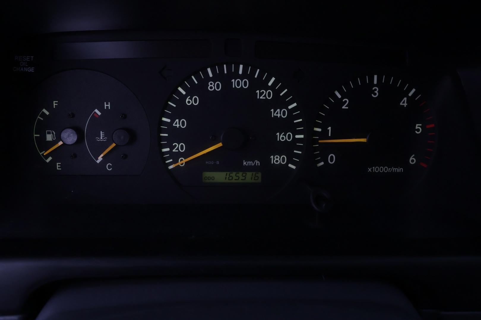 TOYOTA Hiace 2009
