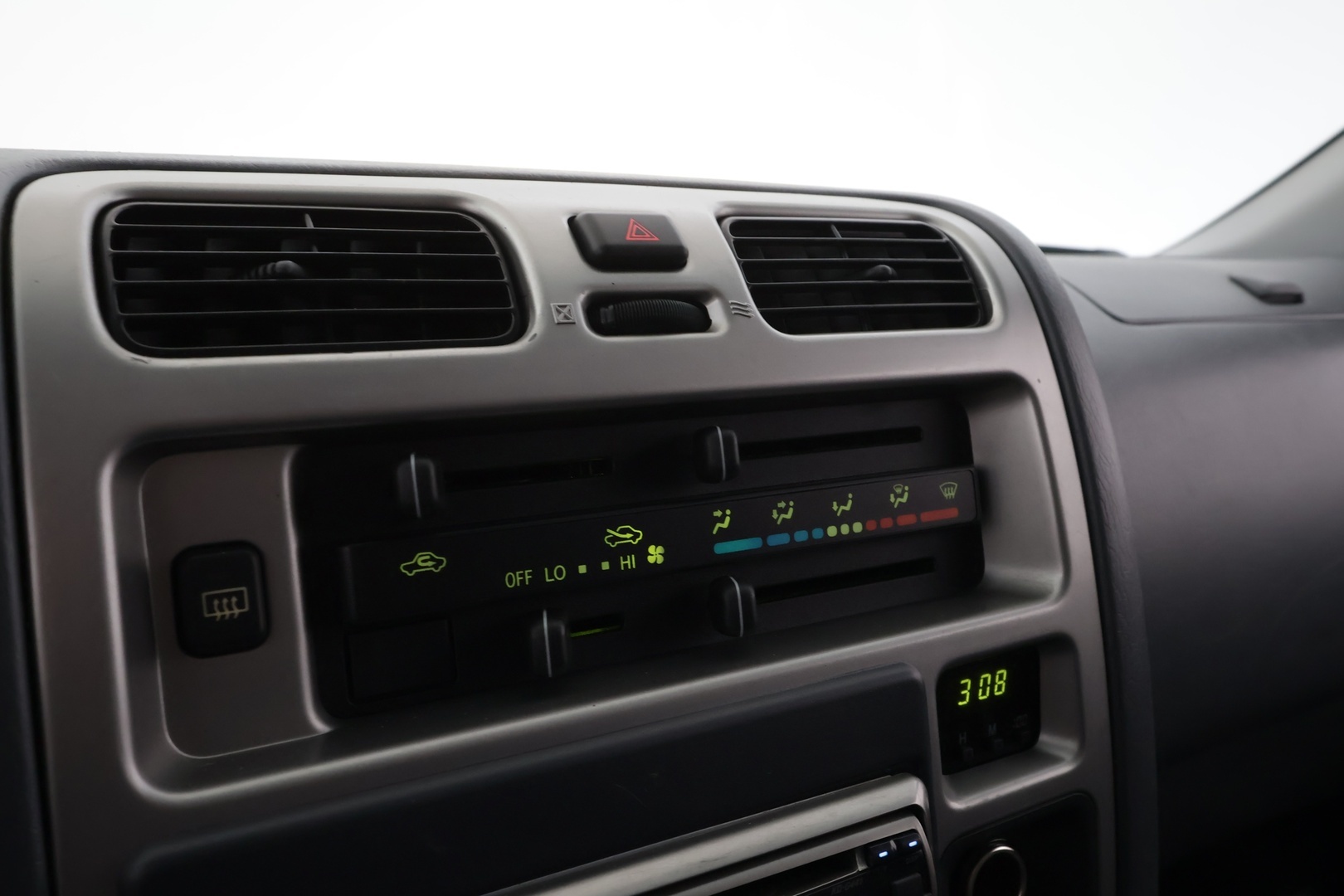 TOYOTA Hiace 2009