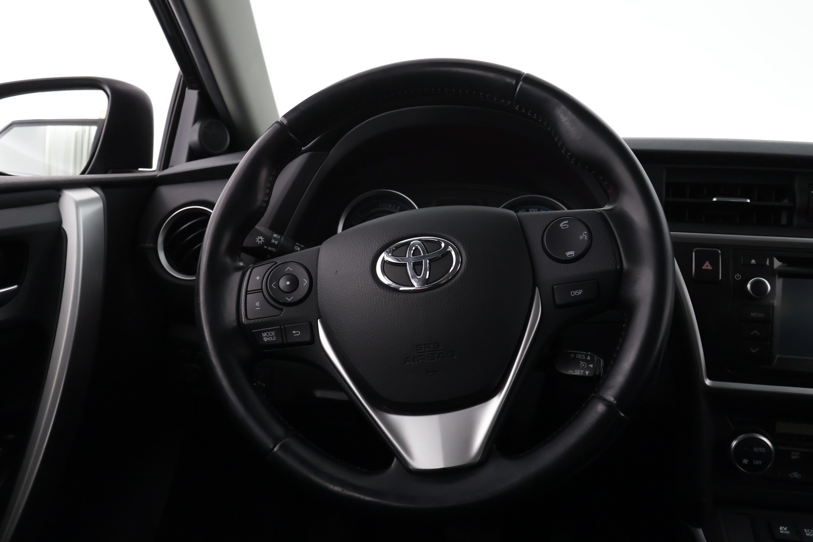 TOYOTA Auris 2015