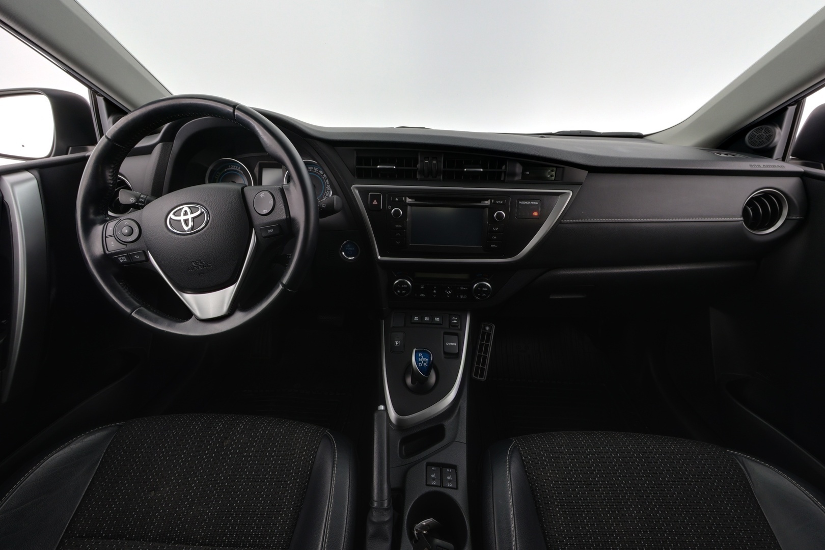 TOYOTA Auris 2015