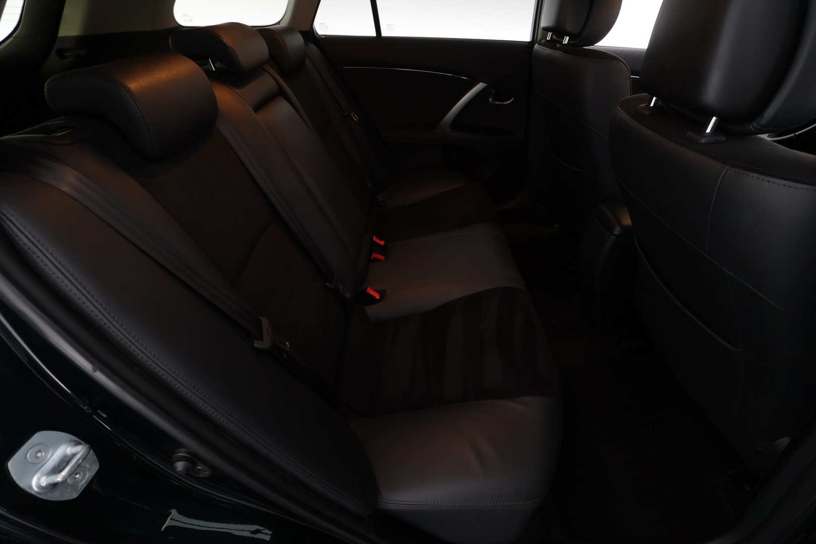 TOYOTA Avensis 2014