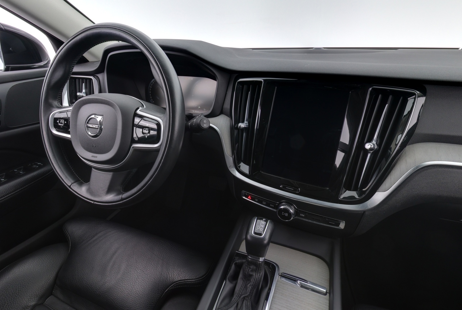 VOLVO V60 2020