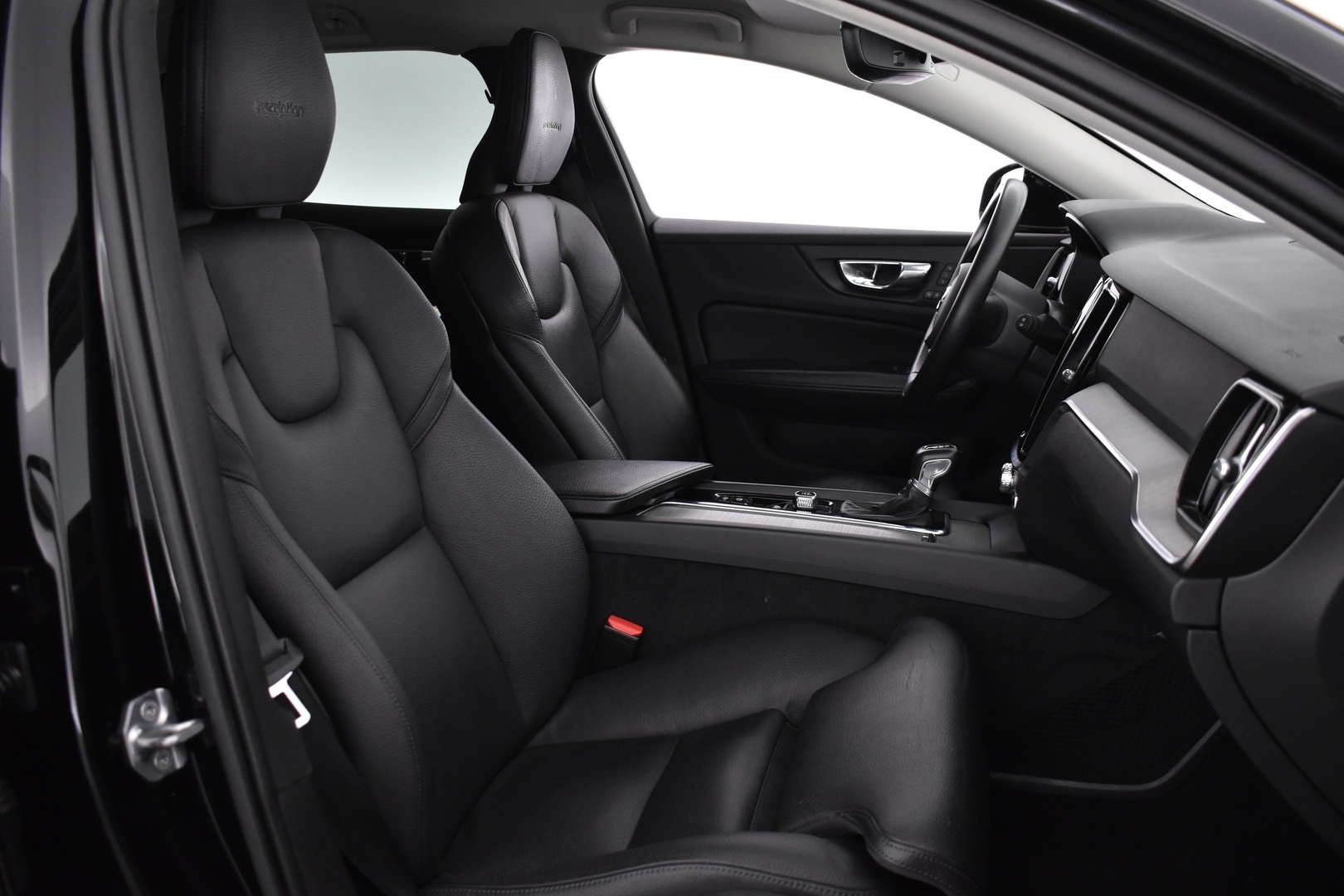 VOLVO V60 2020