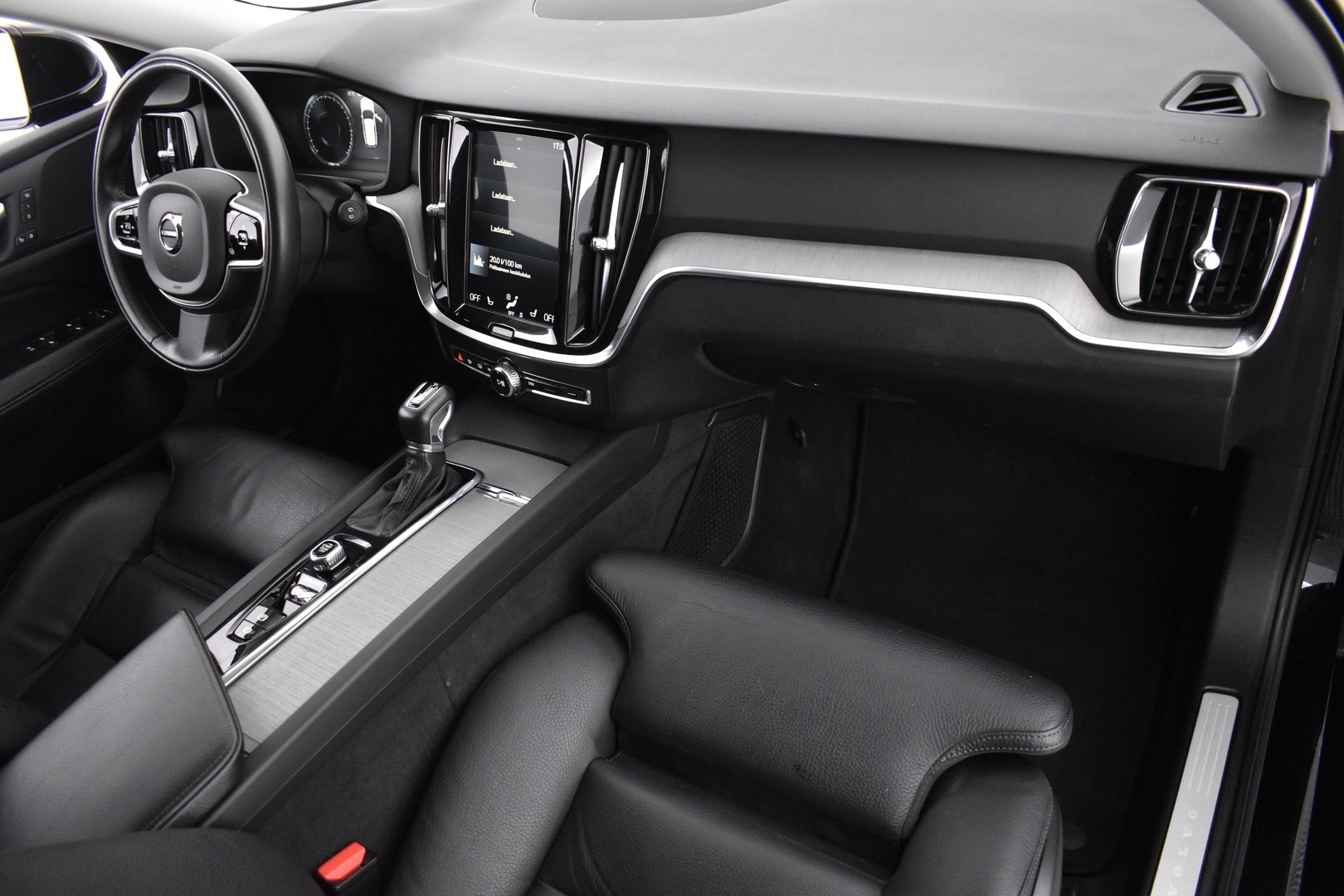 VOLVO V60 2020