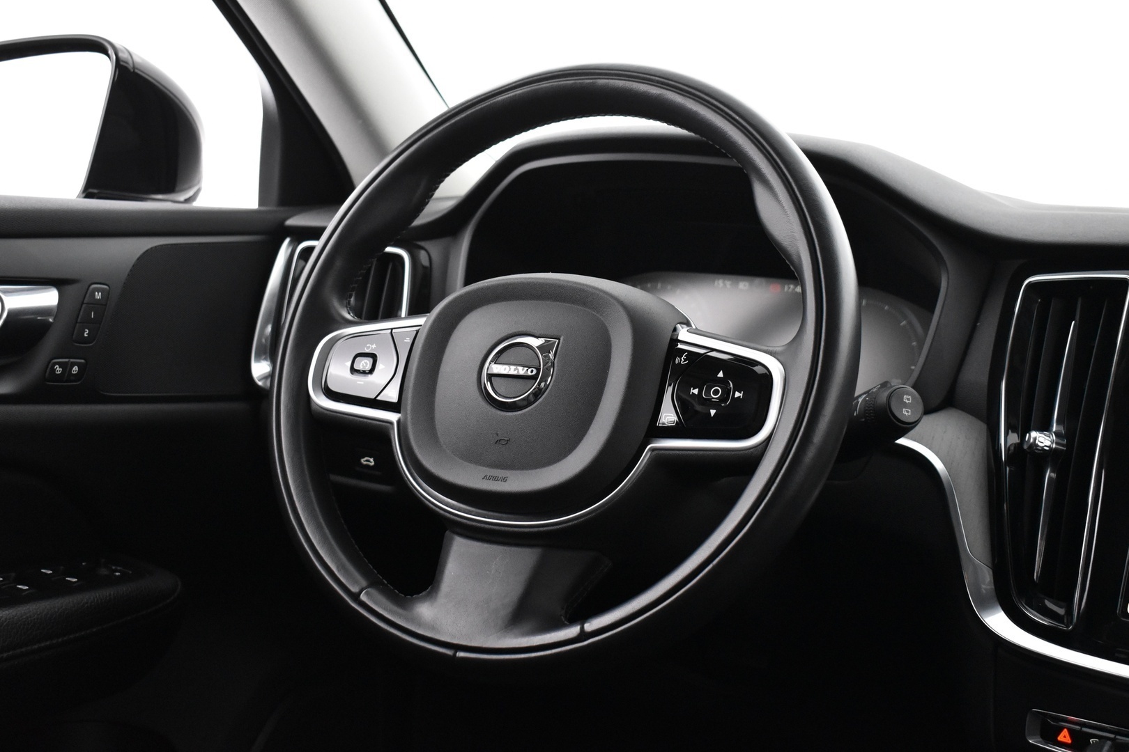 VOLVO V60 2020