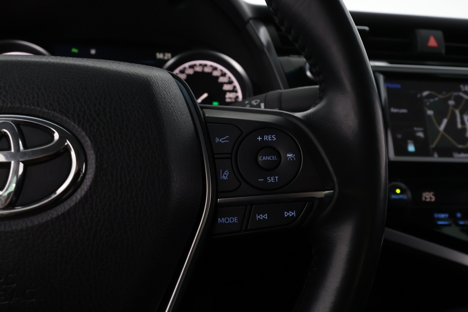 TOYOTA Camry 2019