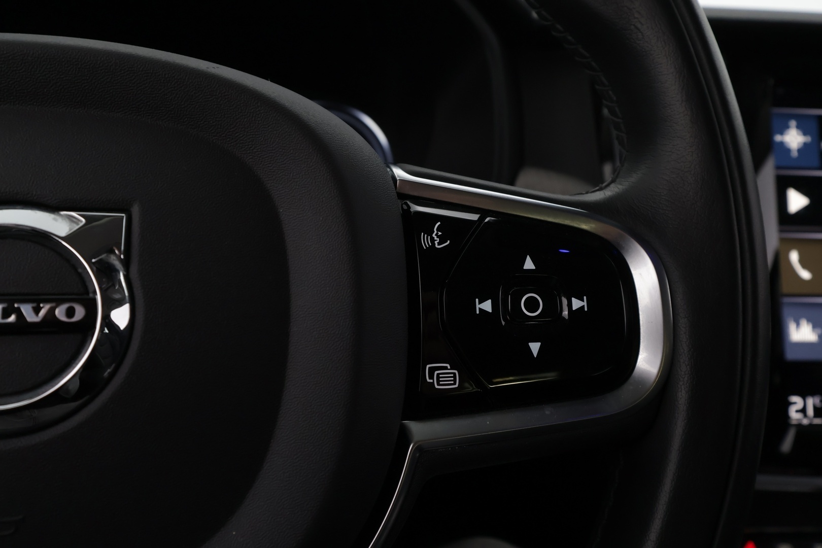 VOLVO S90 2021