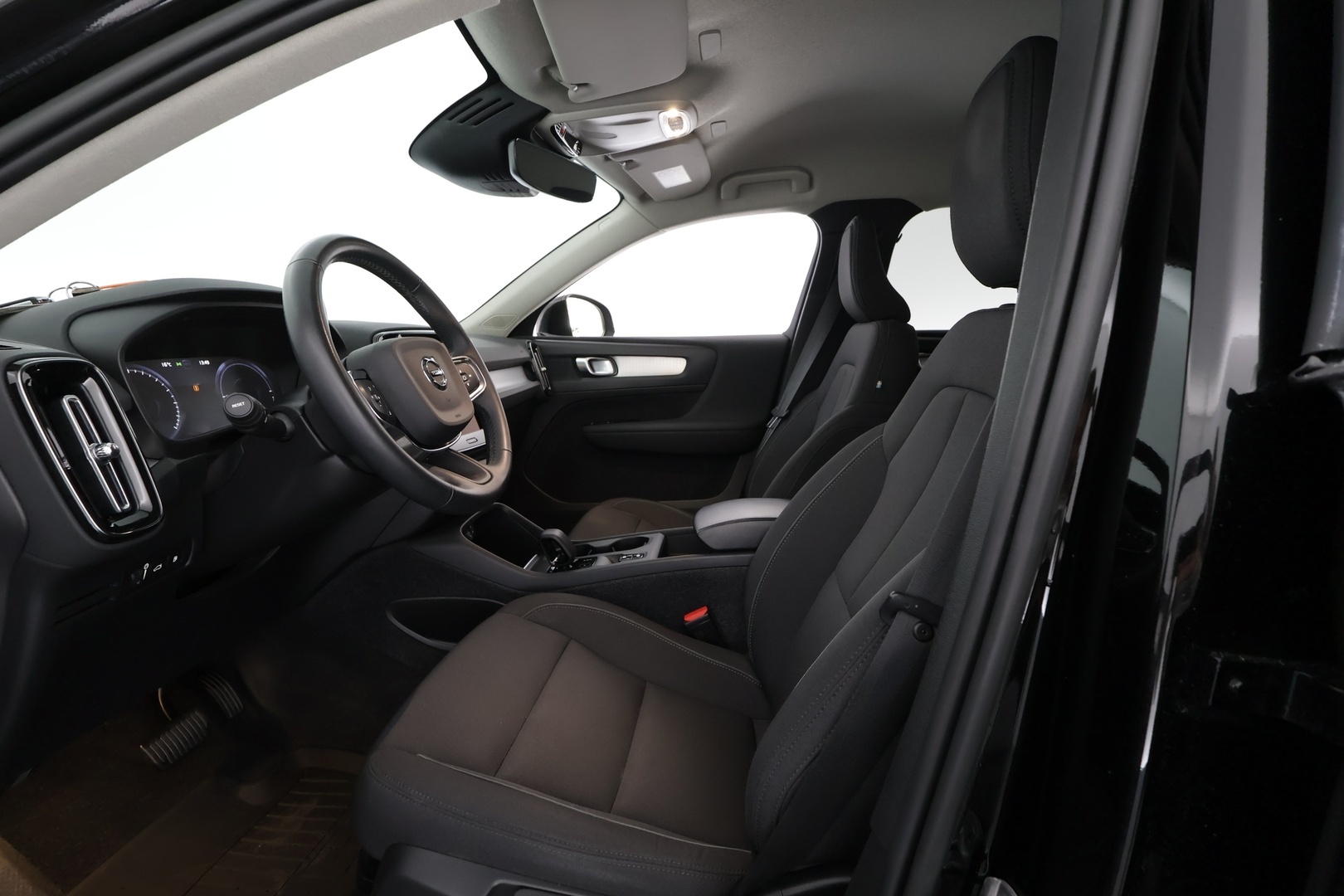VOLVO XC40 2022