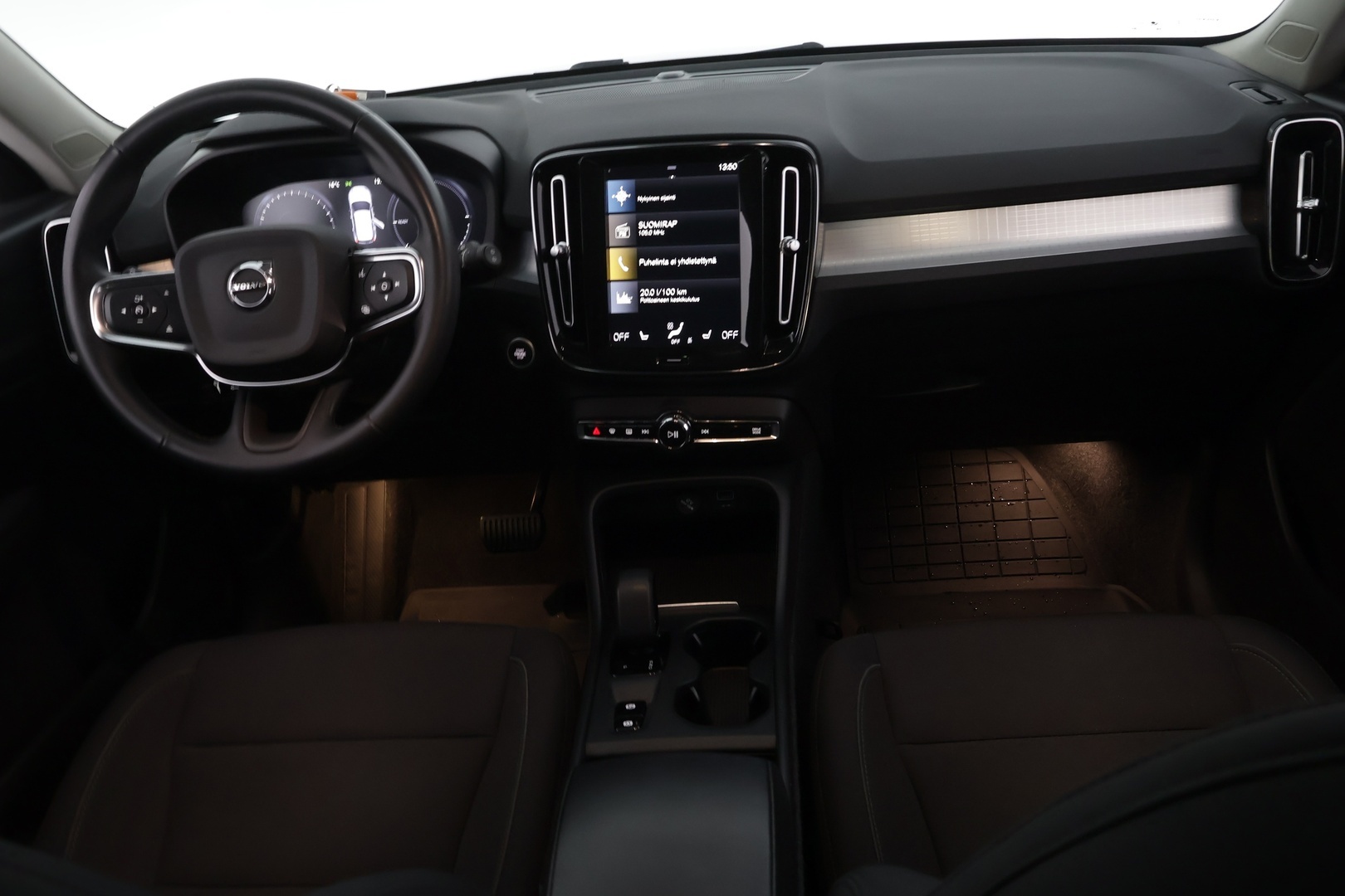 VOLVO XC40 2022