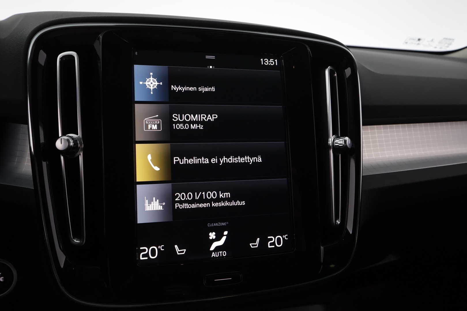 VOLVO XC40 2022