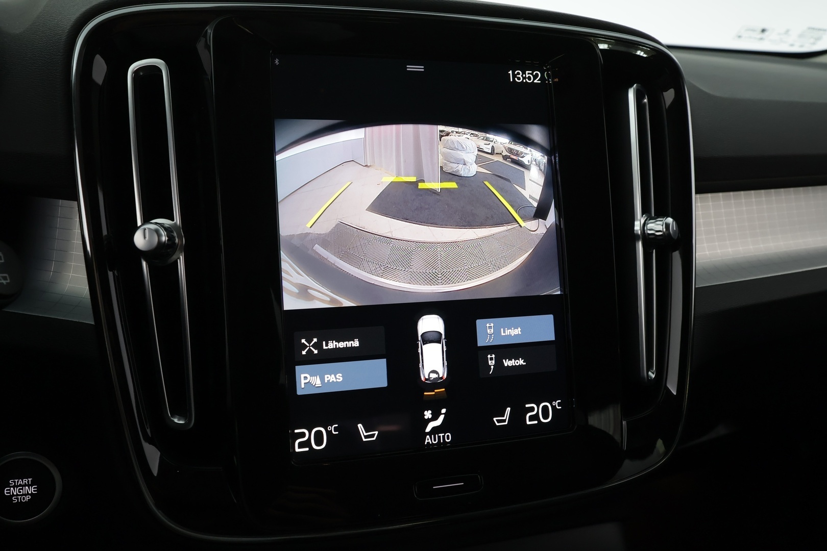 VOLVO XC40 2022