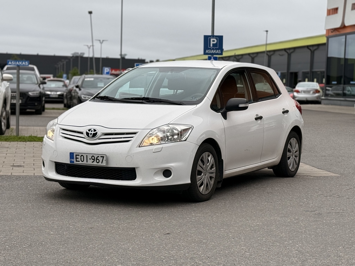 TOYOTA auris 2011