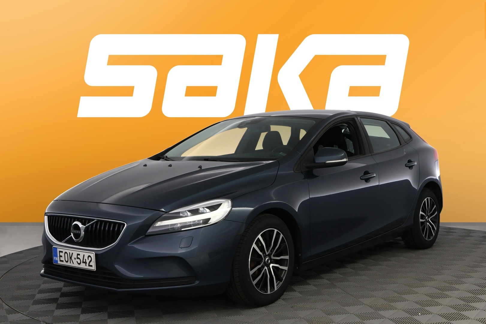 VOLVO V40 2017