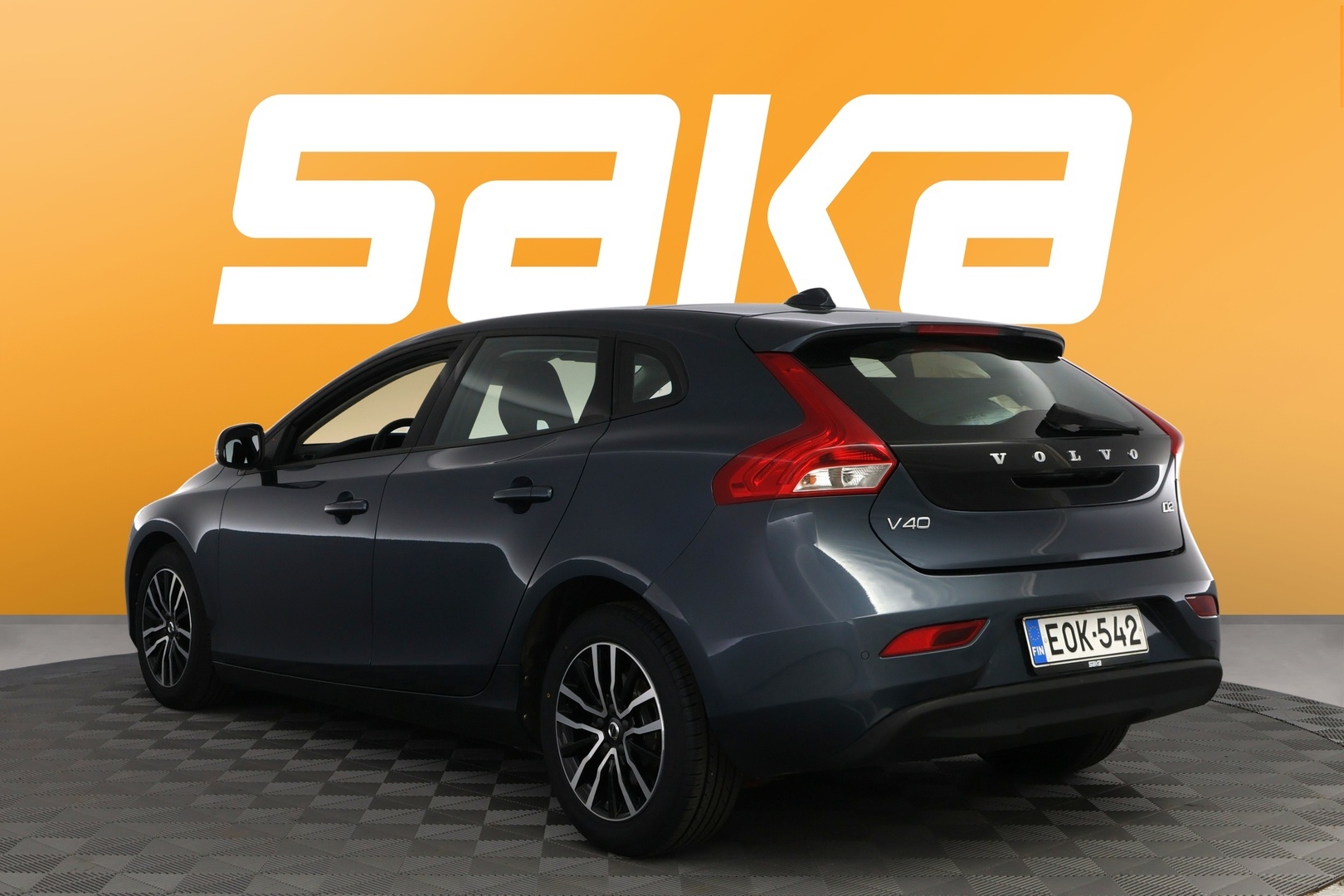 VOLVO V40 2017