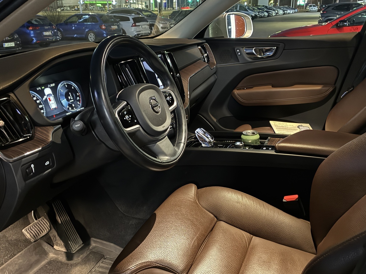 VOLVO XC60 2020