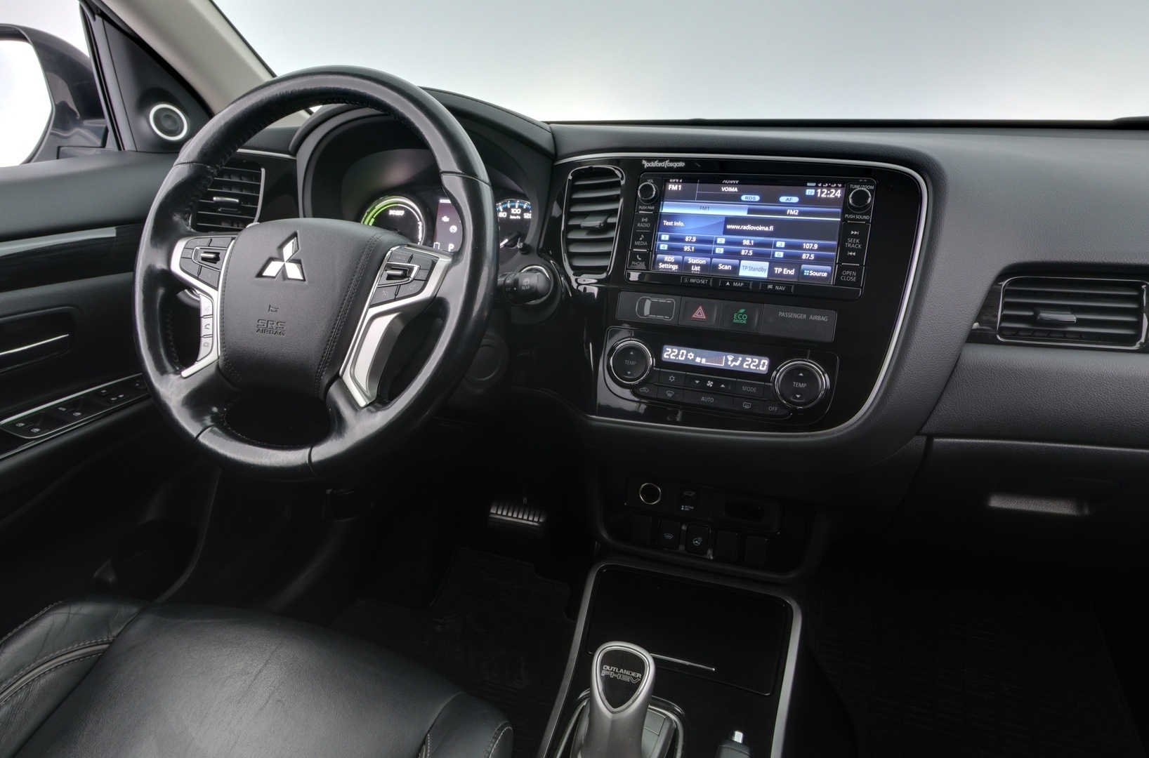 MITSUBISHI OUTLANDER PHEV 2016