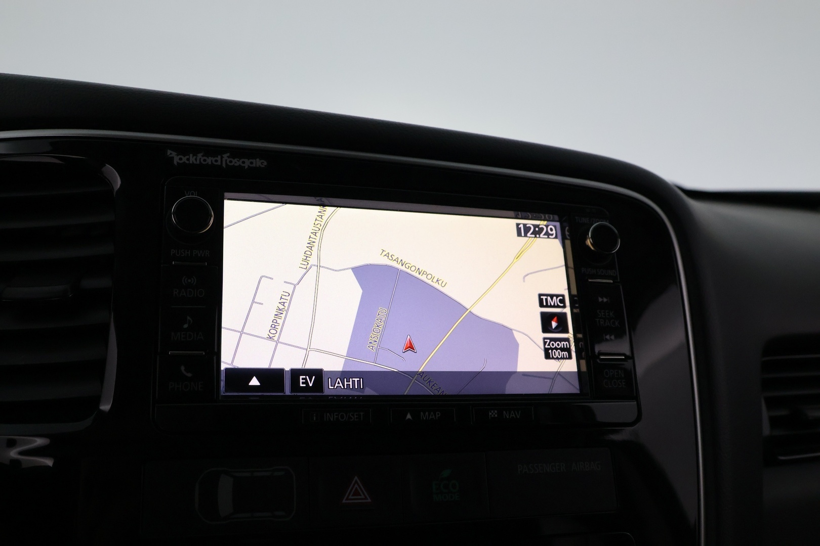 MITSUBISHI OUTLANDER PHEV 2016