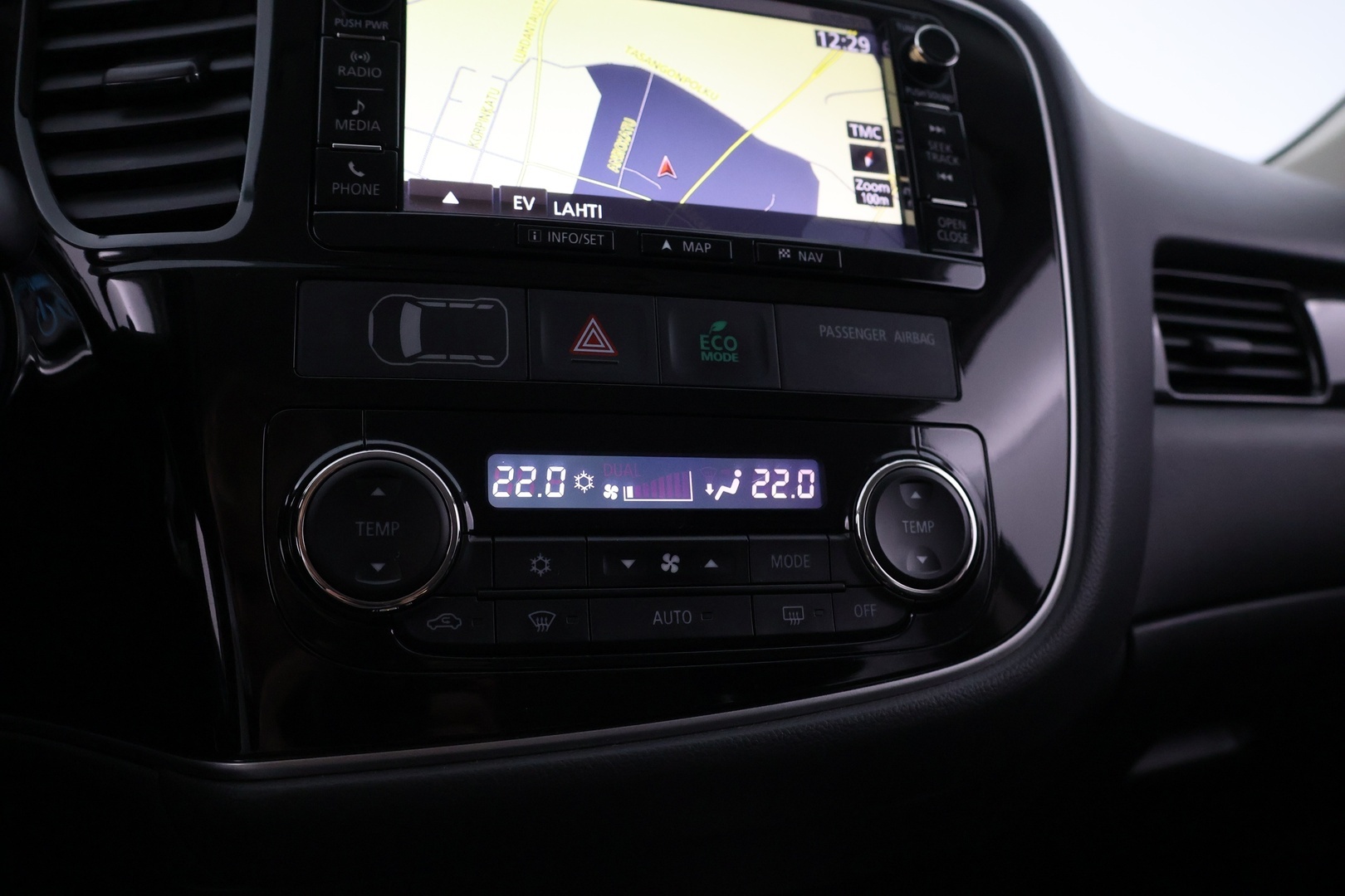 MITSUBISHI OUTLANDER PHEV 2016