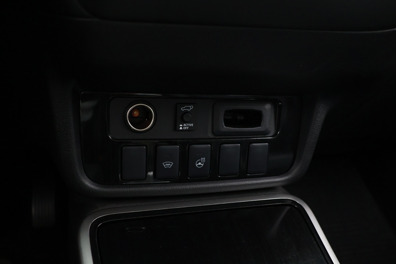 MITSUBISHI OUTLANDER PHEV 2016