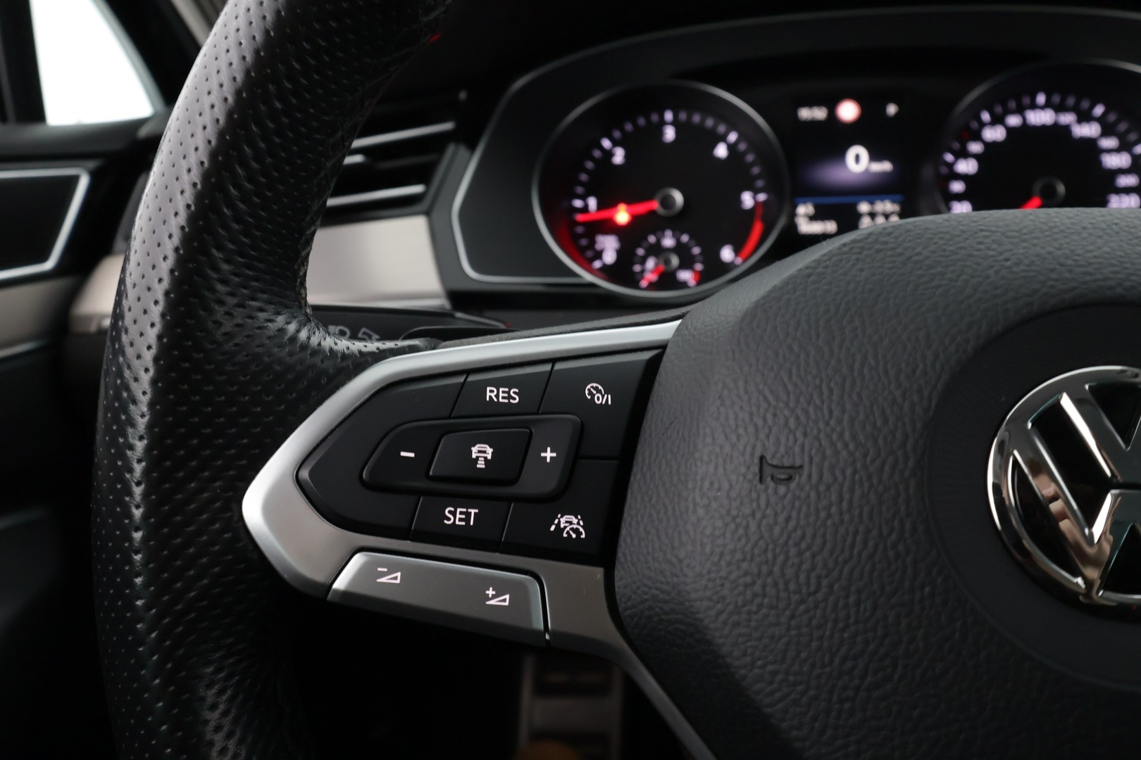 VOLKSWAGEN Passat 2020