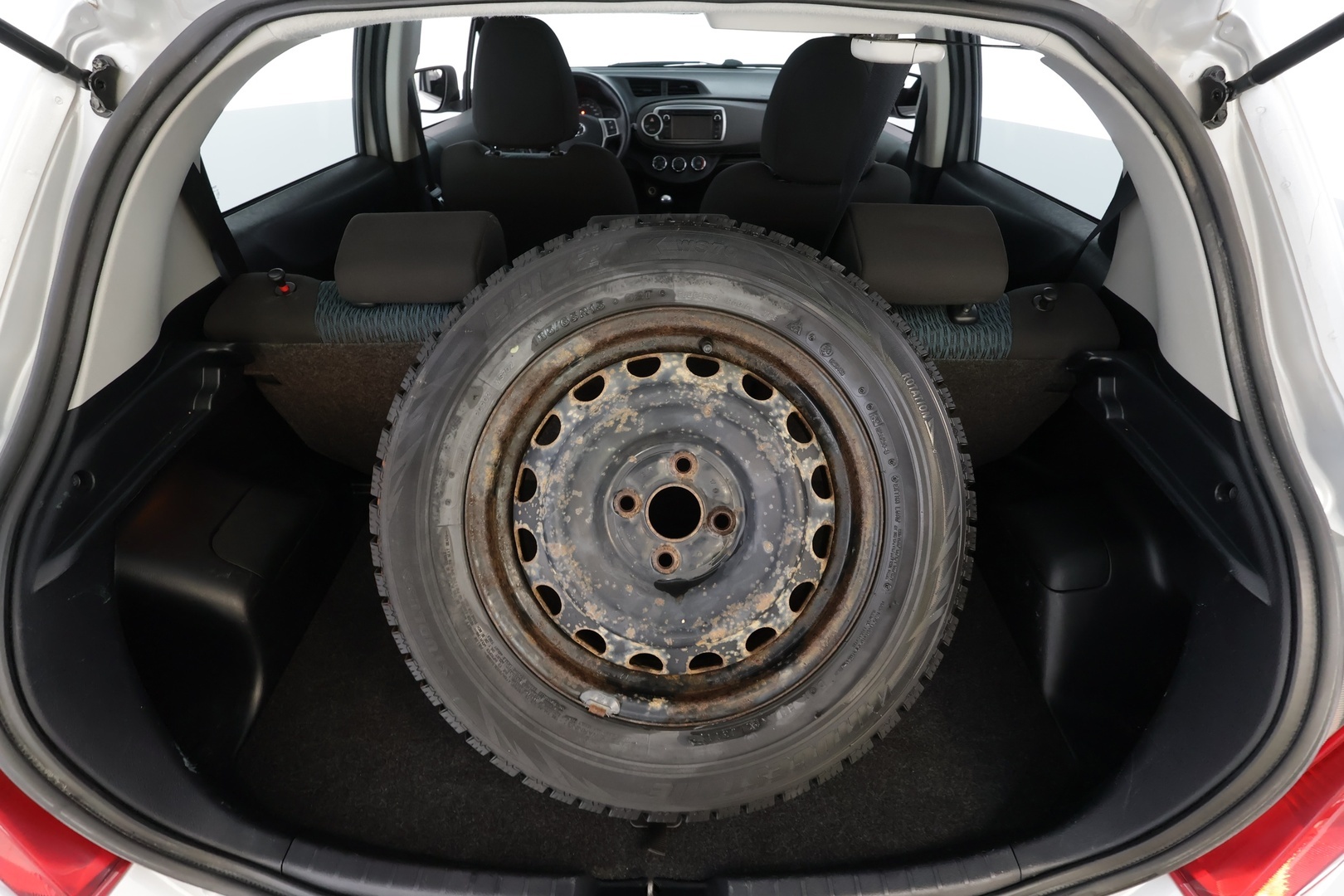 TOYOTA Yaris 2012