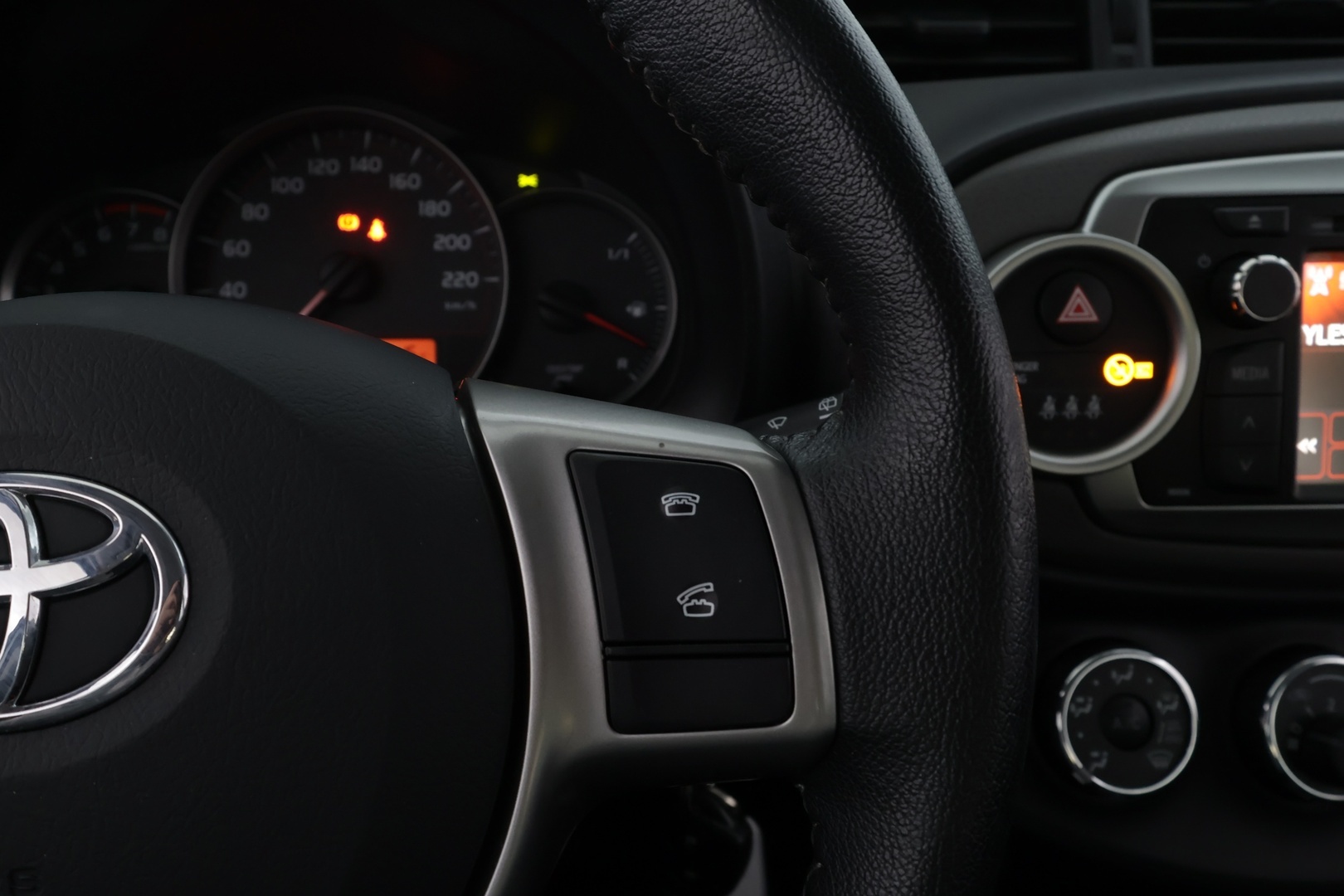 TOYOTA Yaris 2012