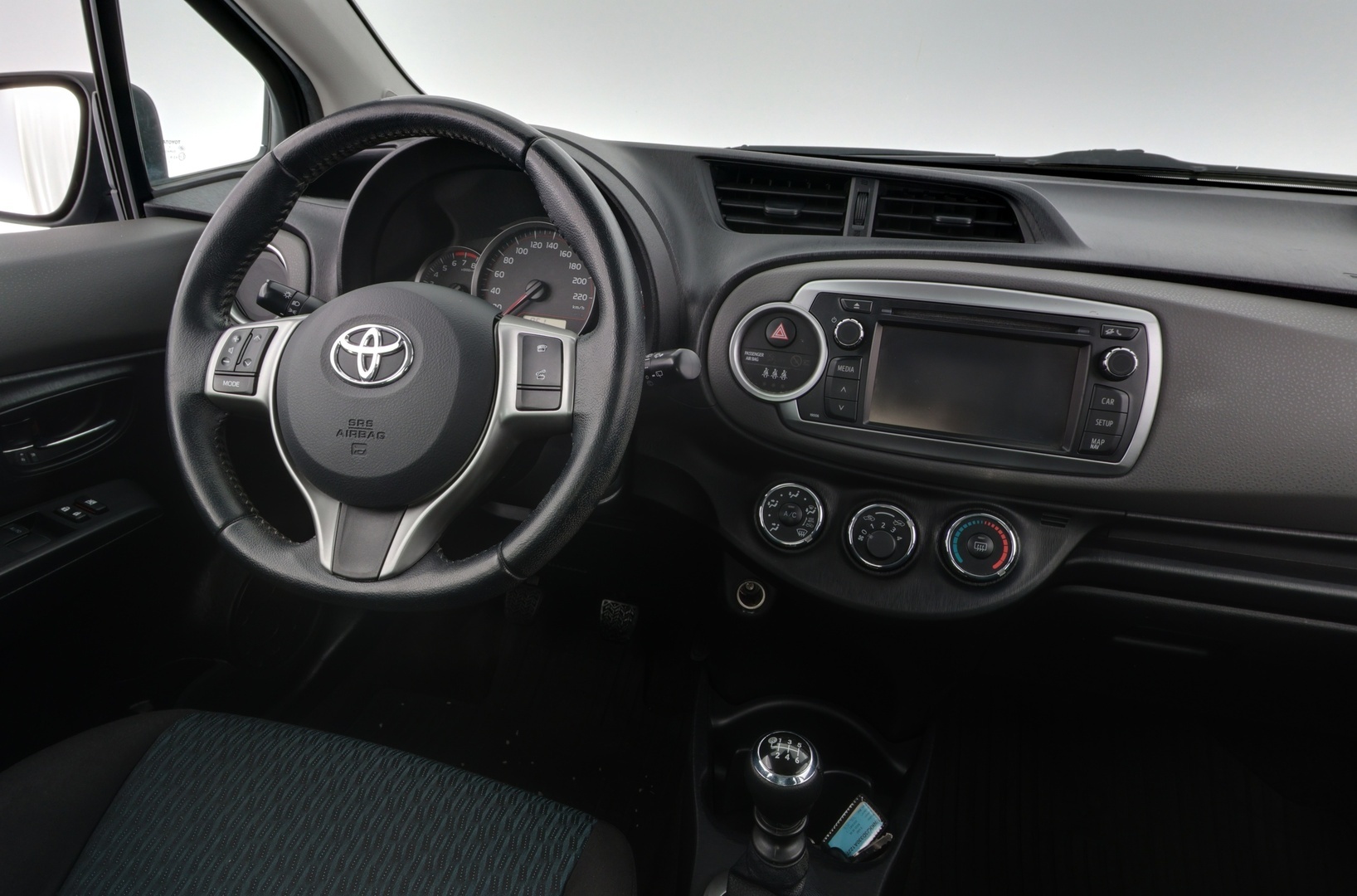 TOYOTA Yaris 2012