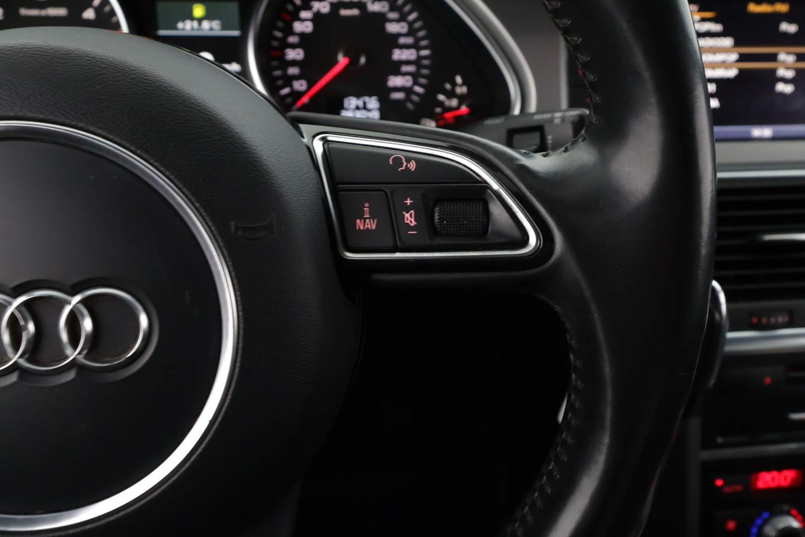 AUDI Q7 2012