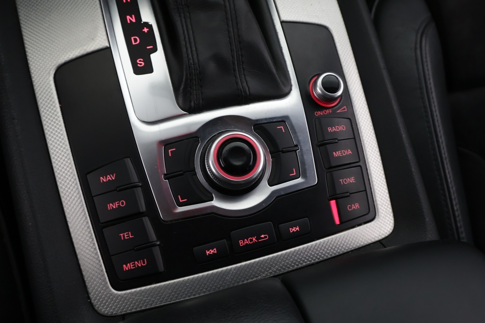 AUDI Q7 2012