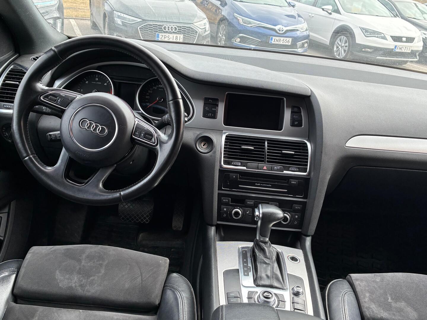 AUDI Q7 2012