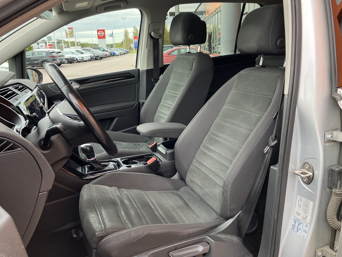 VOLKSWAGEN Touran 2018