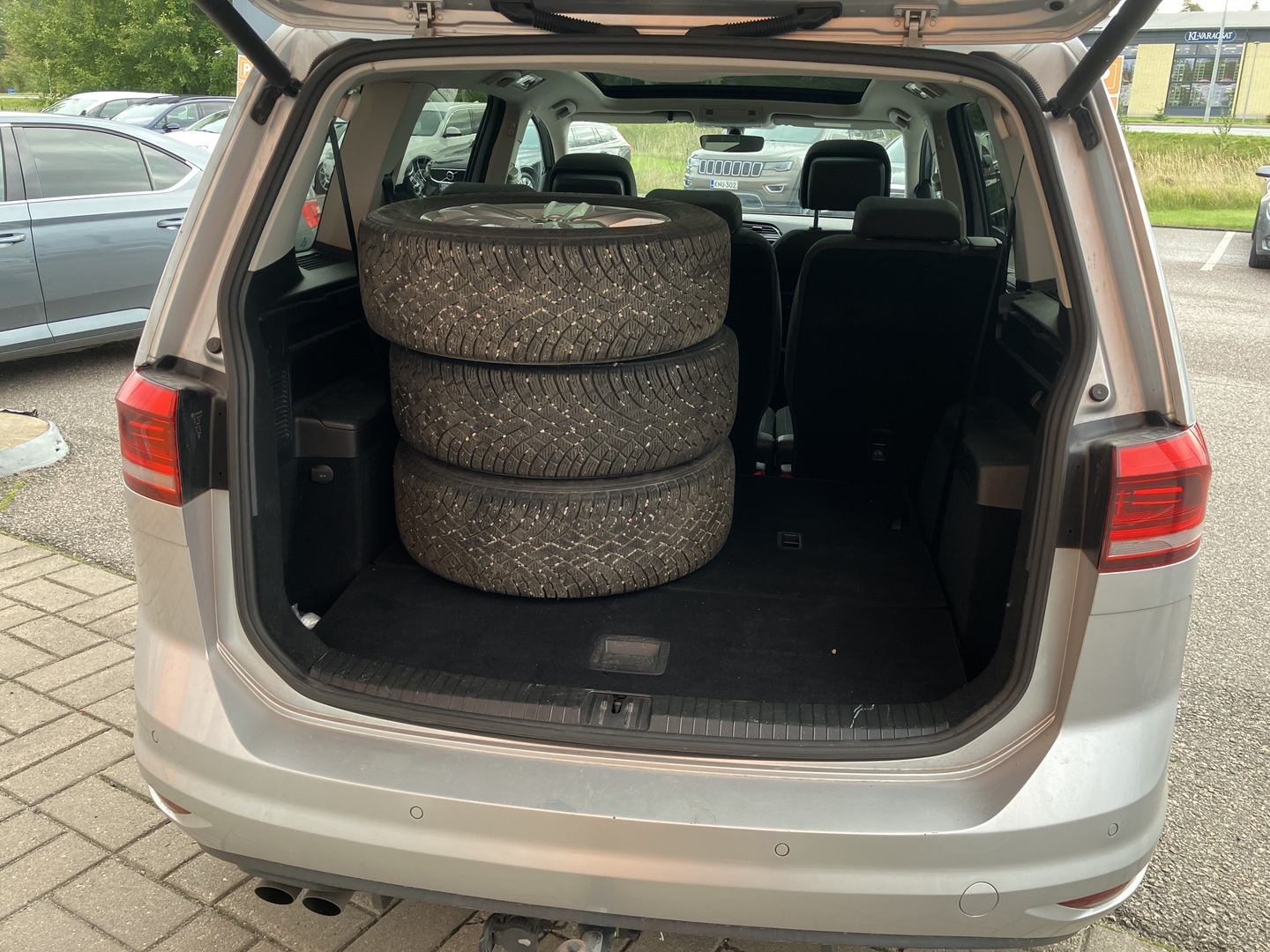VOLKSWAGEN Touran 2018