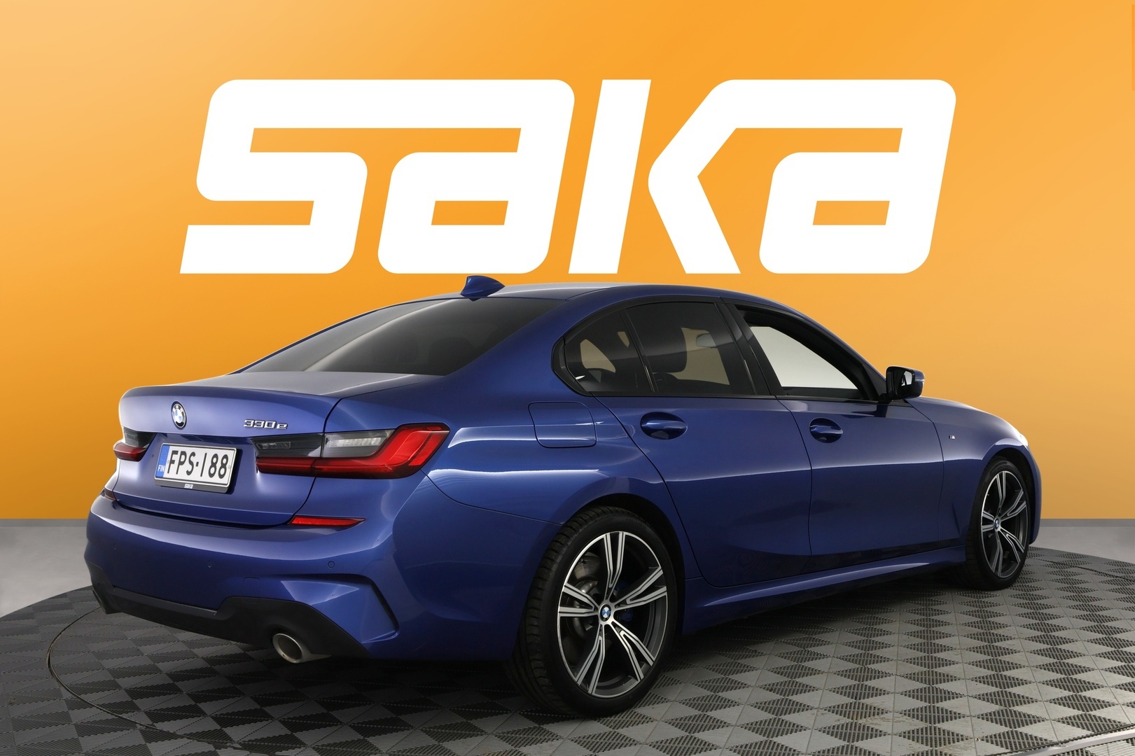 BMW 330 2020