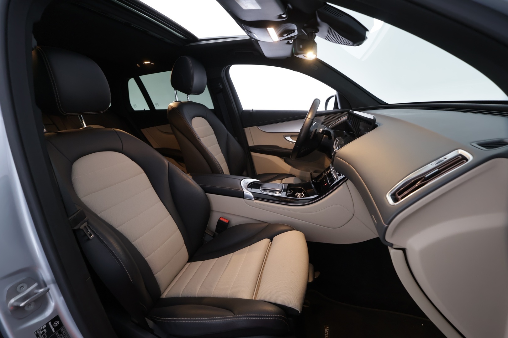MERCEDES-BENZ EQC 2021