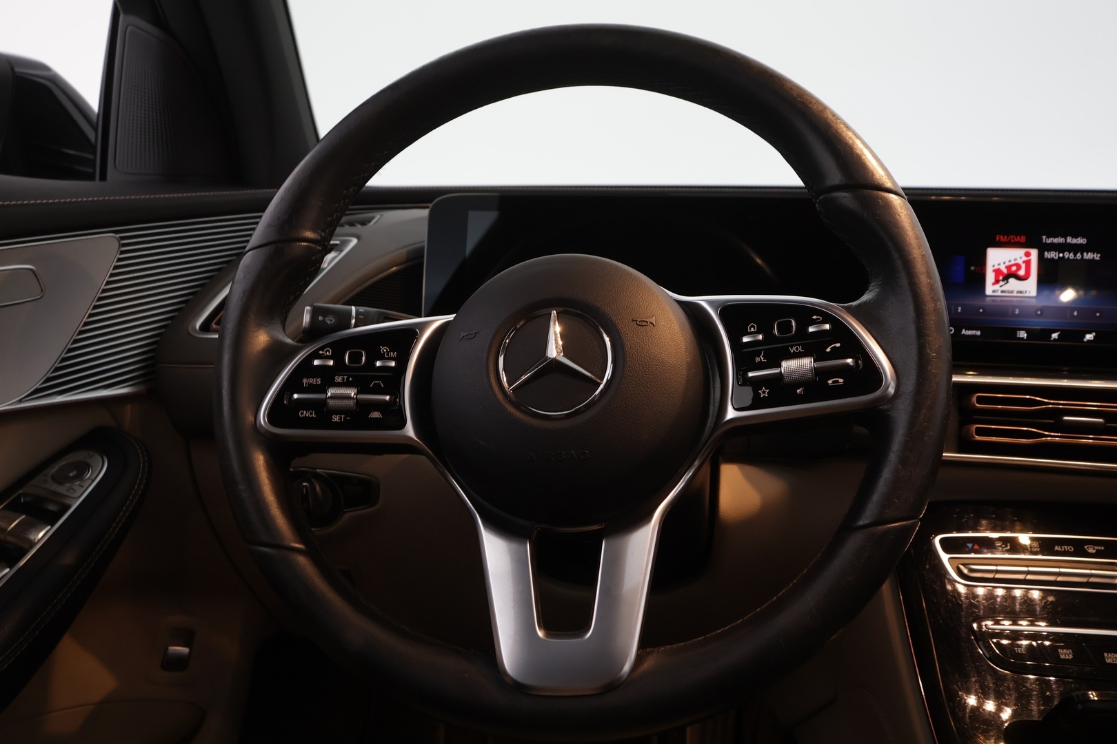 MERCEDES-BENZ EQC 2021