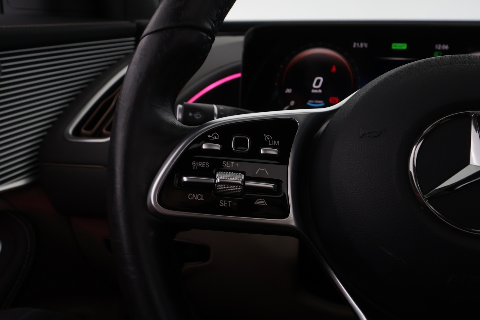 MERCEDES-BENZ EQC 2021