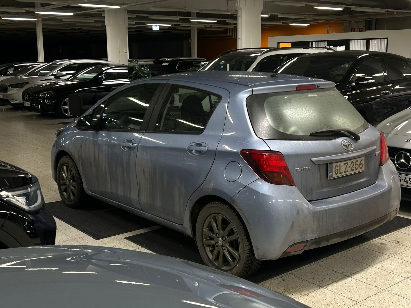 TOYOTA Yaris 2016