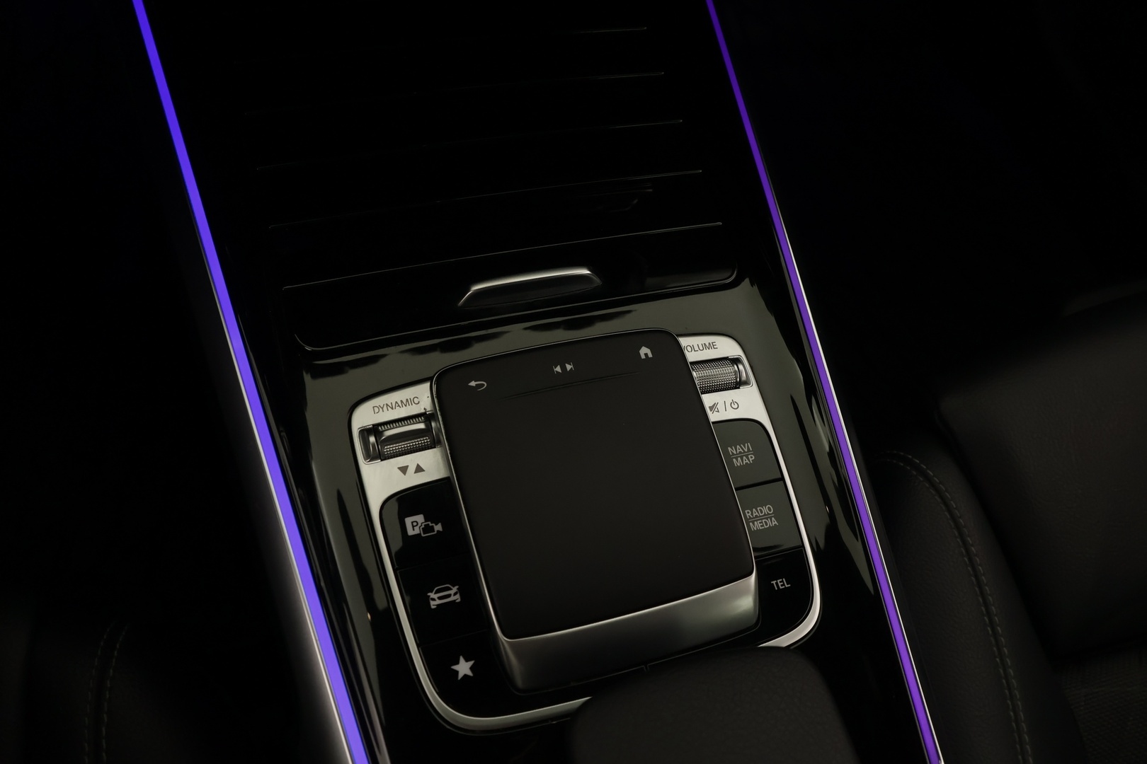 MERCEDES-BENZ GLB 2021