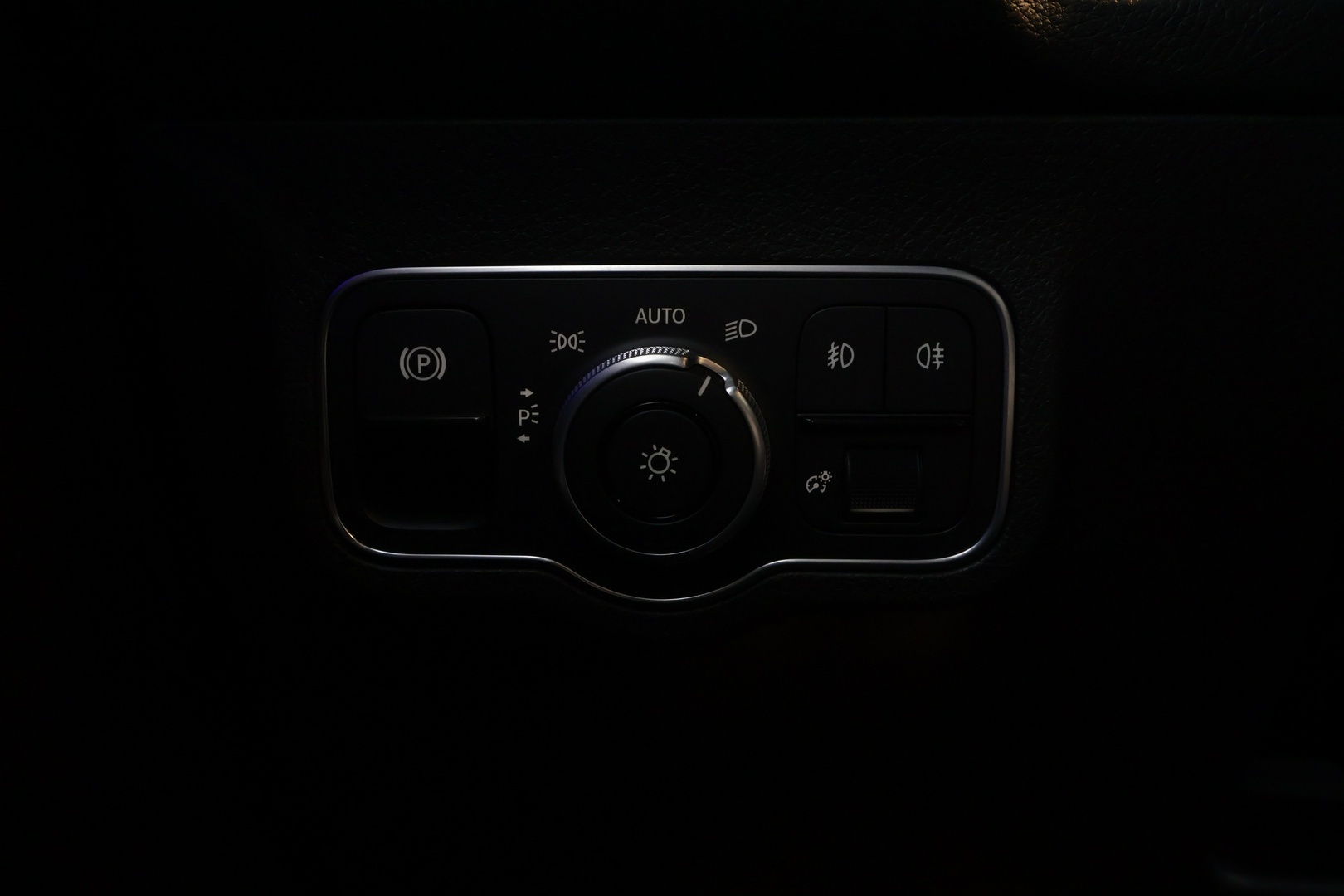 MERCEDES-BENZ GLB 2021