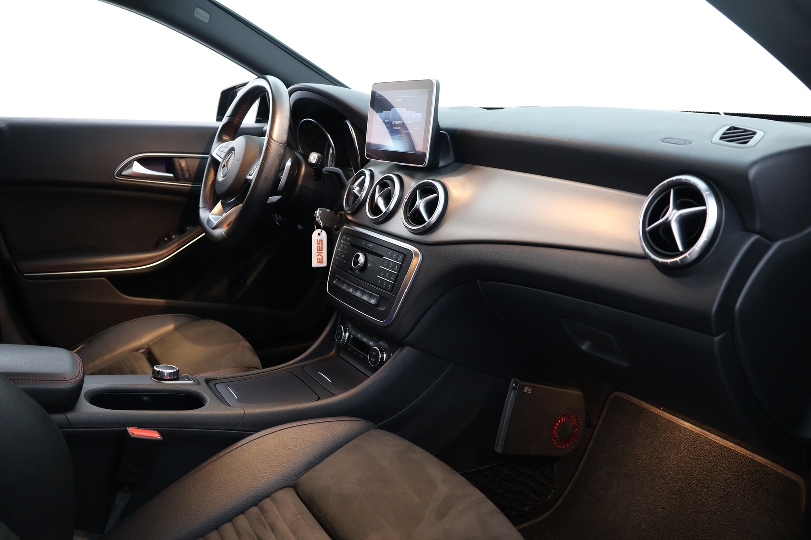 MERCEDES-BENZ CLA 2016