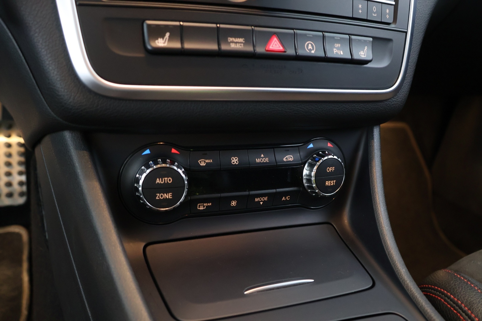 MERCEDES-BENZ CLA 2016