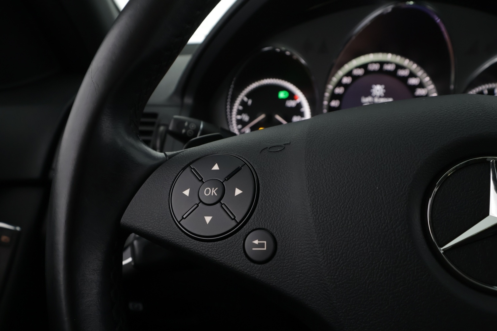 MERCEDES-BENZ C 2010