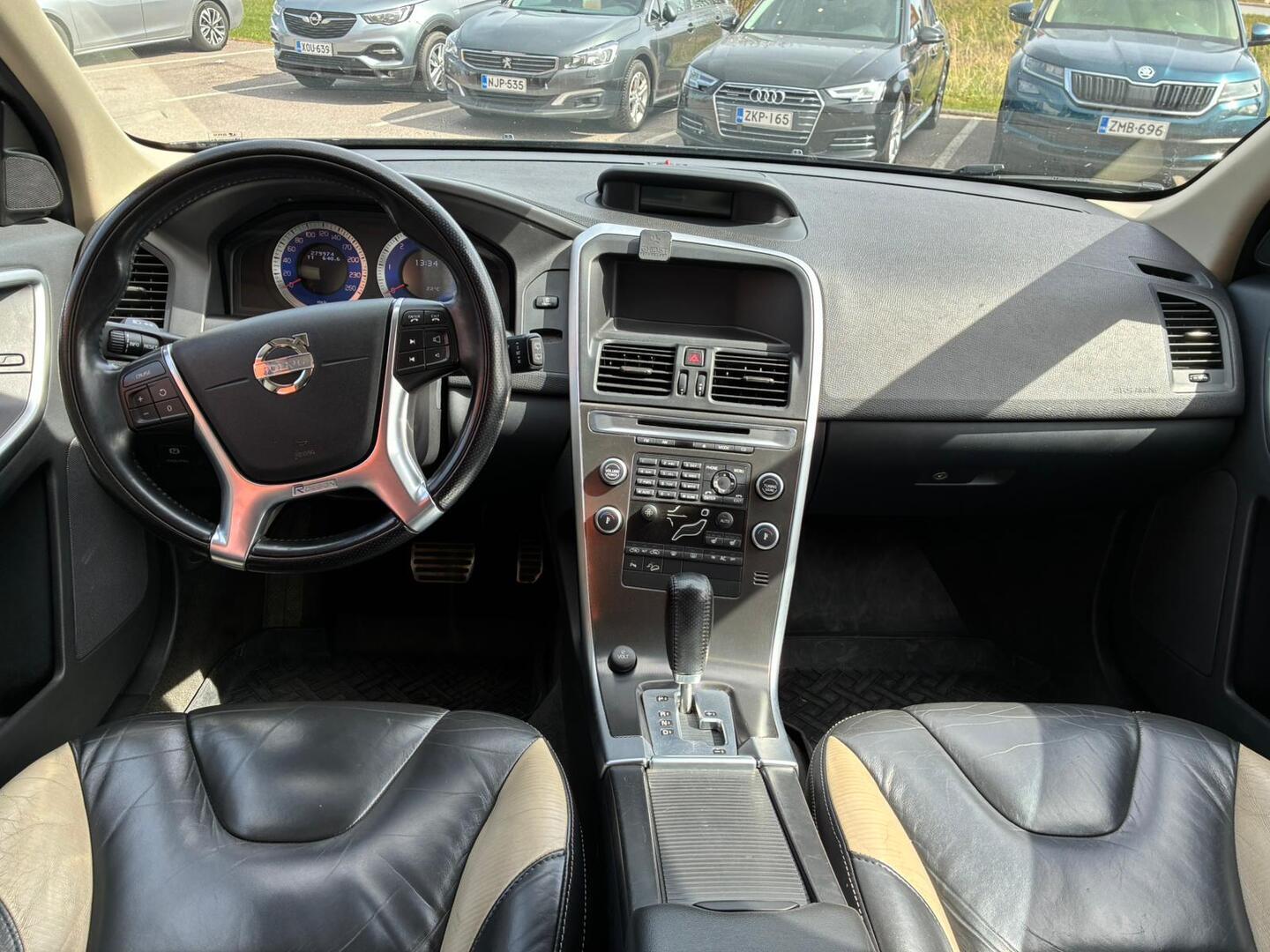 VOLVO XC60 2011