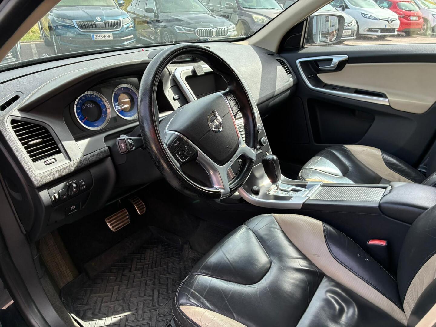 VOLVO XC60 2011