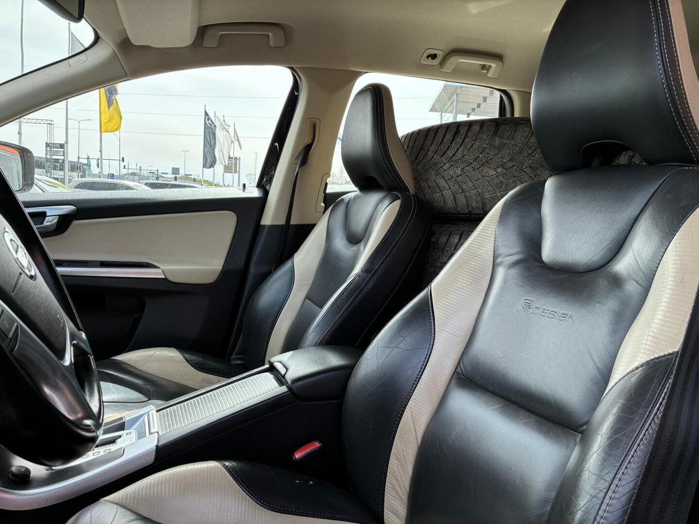 VOLVO XC60 2011