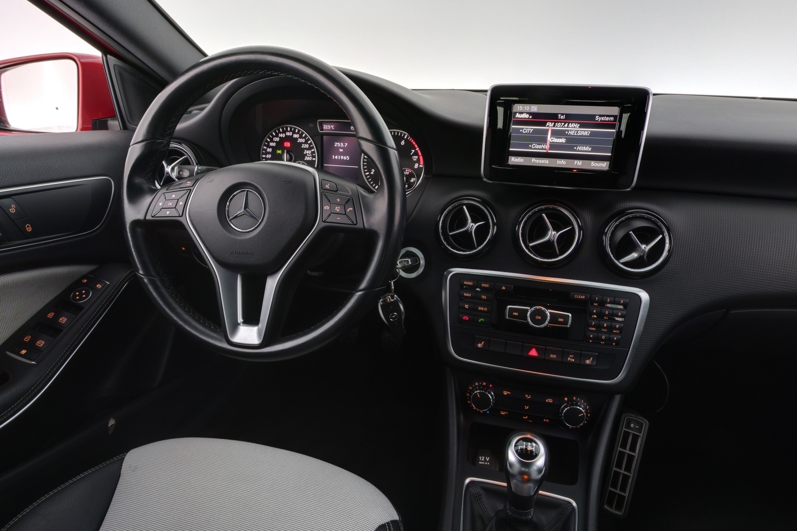 MERCEDES-BENZ A 2013