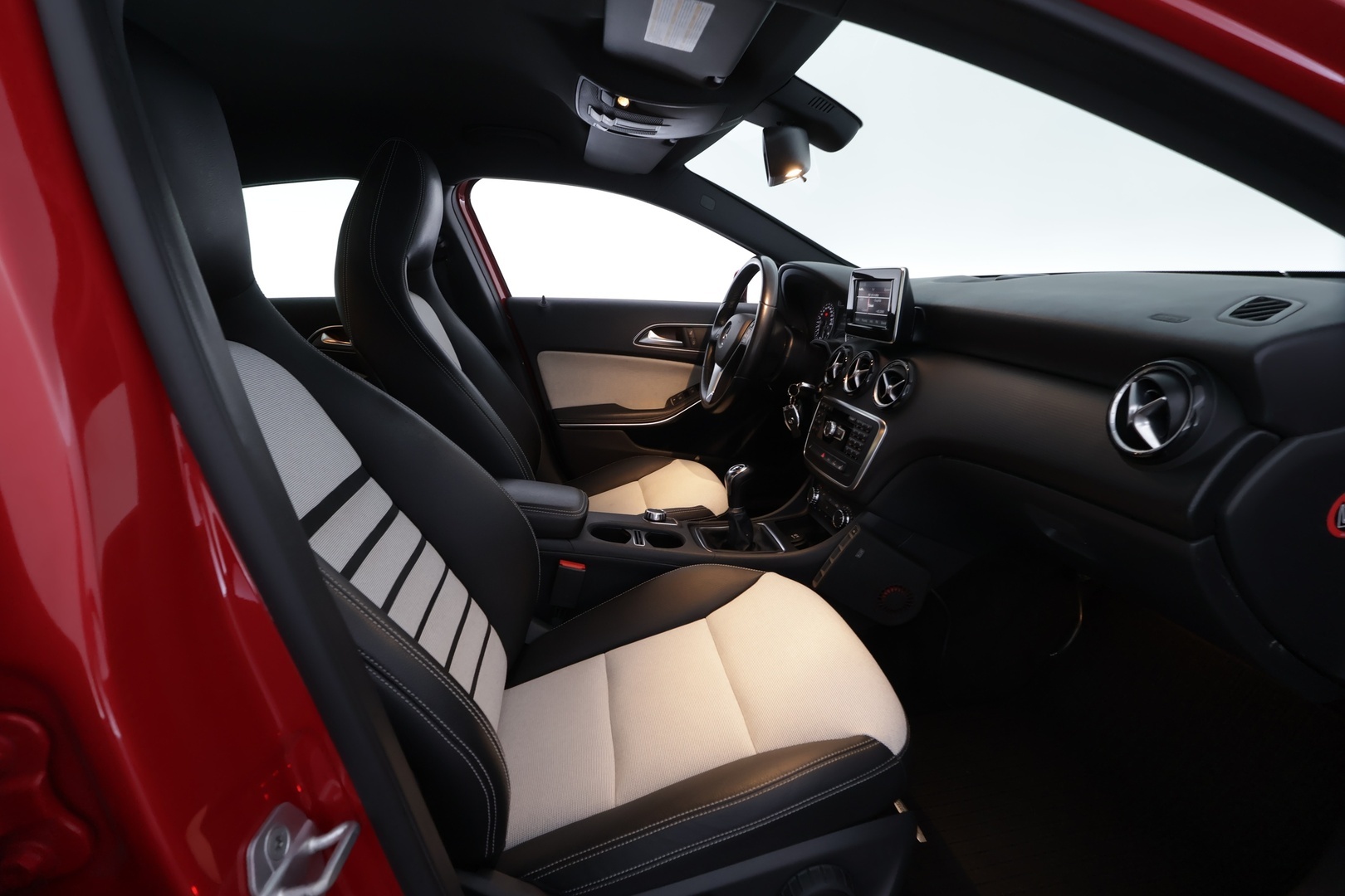 MERCEDES-BENZ A 2013