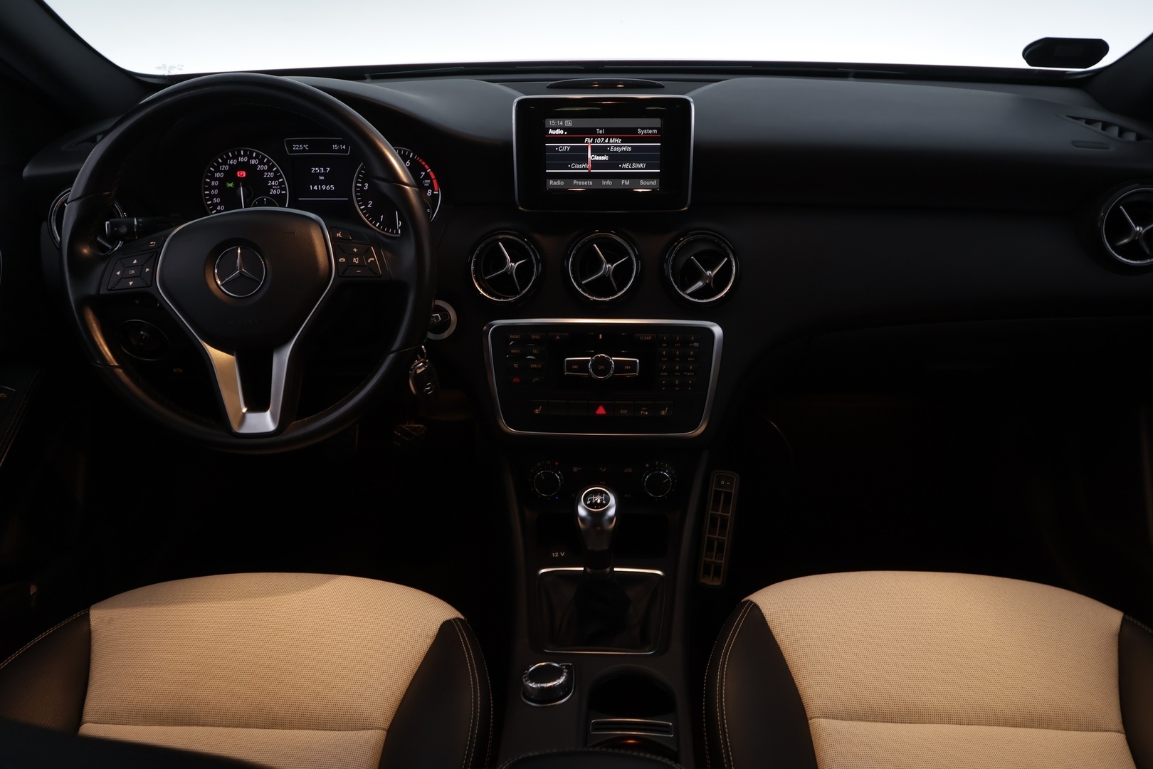 MERCEDES-BENZ A 2013