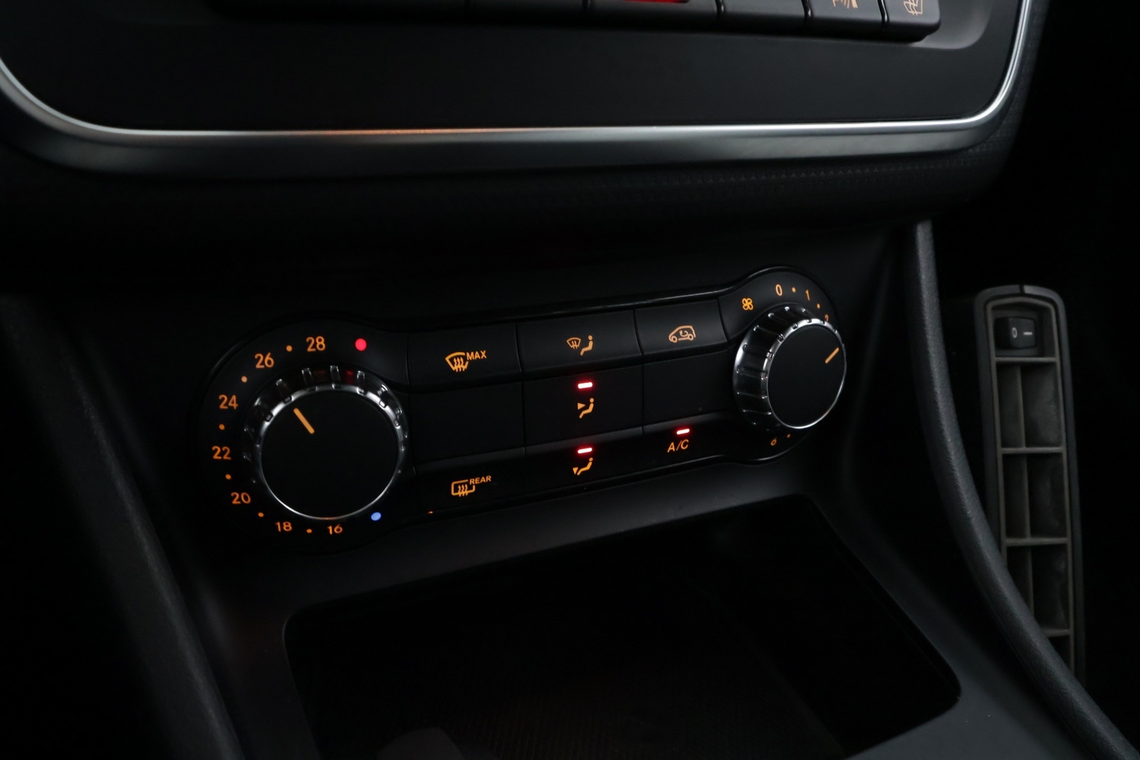 MERCEDES-BENZ A 2013