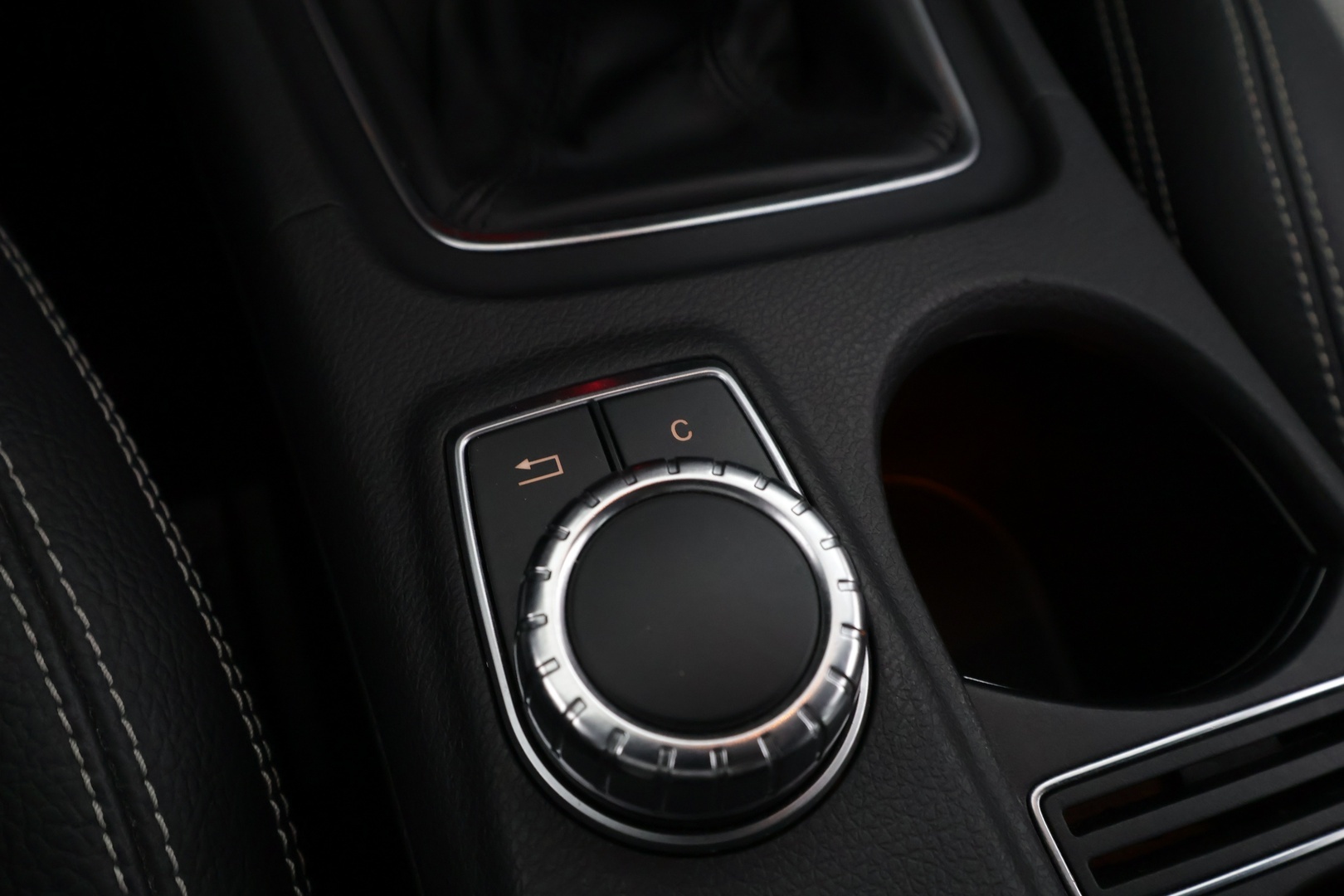 MERCEDES-BENZ A 2013
